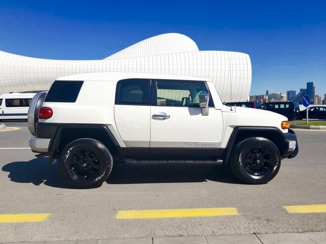Toyota FJ Cruiser 2013, 91,000 km - 4.0 л - Bakı