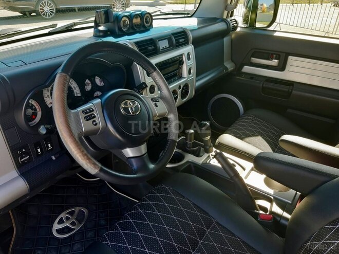 Toyota FJ Cruiser 2013, 91,000 km - 4.0 л - Bakı