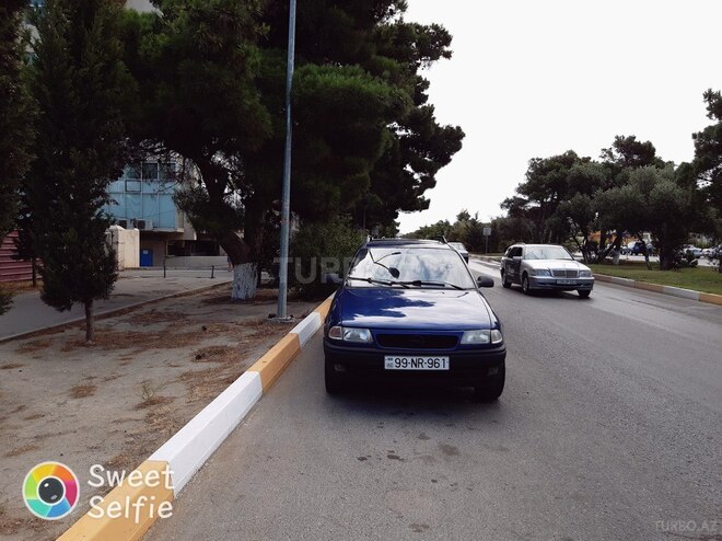 Opel Astra 1995, 450,000 km - 1.6 l - Sumqayıt