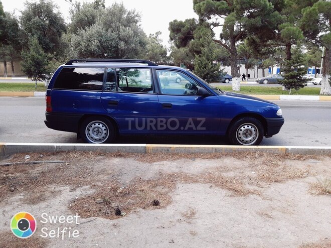 Opel Astra 1995, 450,000 km - 1.6 l - Sumqayıt