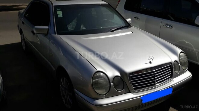 Mercedes E 240 1998, 355,000 km - 2.4 l - Bakı