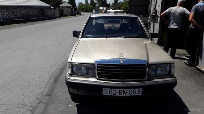 Mercedes 190 1990, 360,000 km - 2.0 l - Zaqatala