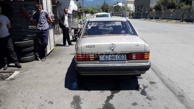 Mercedes 190 1990, 360,000 km - 2.0 l - Zaqatala