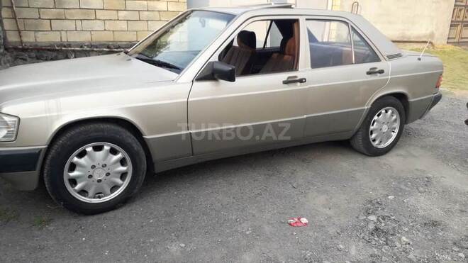 Mercedes 190 1990, 360,000 km - 2.0 l - Zaqatala
