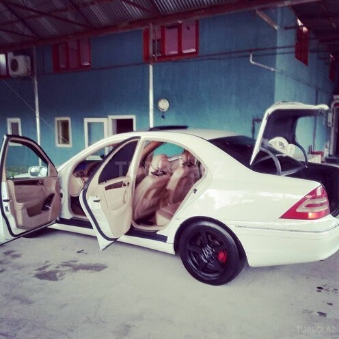 Mercedes C 240 2003, 145,000 km - 2.6 l - Mingəçevir