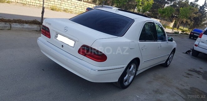 Mercedes E 260 2001, 196,000 km - 2.6 l - Bakı