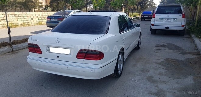 Mercedes E 260 2001, 196,000 km - 2.6 l - Bakı
