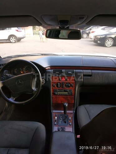 Mercedes E 240 1997, 340,000 km - 2.4 l - Bakı