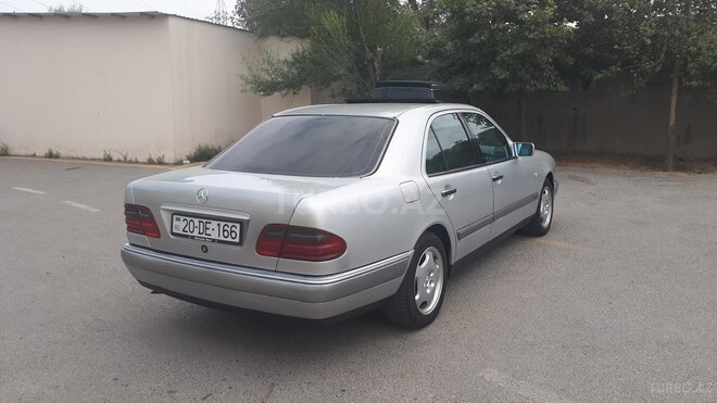 Mercedes E 230 1997, 239,000 km - 2.3 l - Sumqayıt
