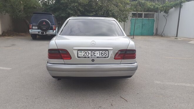 Mercedes E 230 1997, 239,000 km - 2.3 l - Sumqayıt