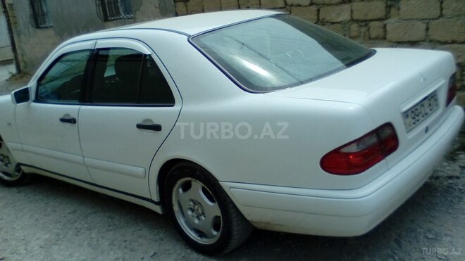 Mercedes E 240 1998, 324,000 km - 2.4 l - Xırdalan