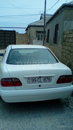 Mercedes E 240 1998, 324,000 km - 2.4 l - Xırdalan