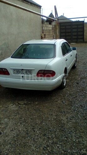 Mercedes E 240 1998, 364,000 km - 2.4 l - Xırdalan