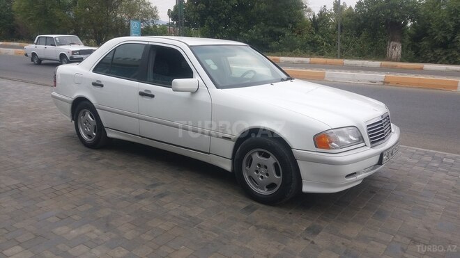 Mercedes C 220 1997, 300,000 km - 2.2 l - Masallı