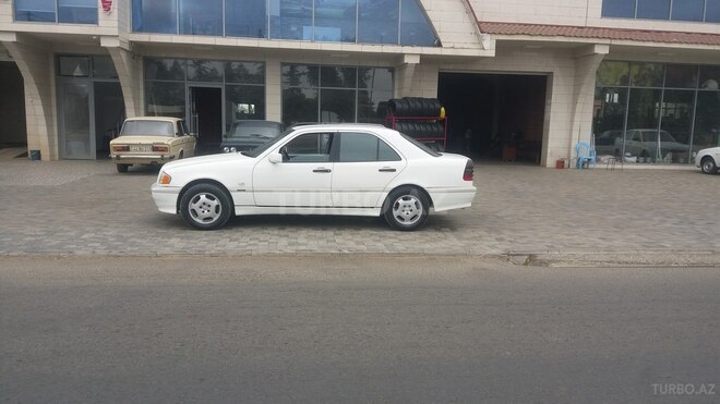 Mercedes C 220 1997, 300,000 km - 2.2 l - Masallı