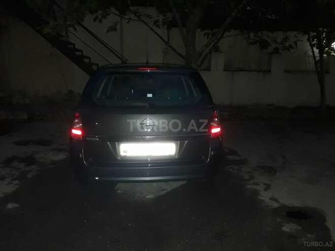 Opel Astra 2009, 197,000 km - 1.4 л - Bakı