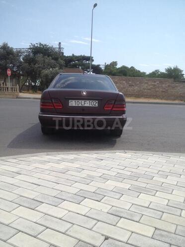 Mercedes E 220 2000, 324,157 km - 2.2 л - Bakı