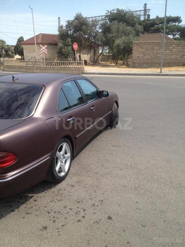 Mercedes E 220 2000, 324,157 km - 2.2 л - Bakı