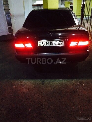 Mercedes E 220 2001, 286,000 km - 16.0 l - Bakı