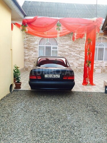 Mercedes E 220 2001, 286,000 km - 16.0 l - Bakı