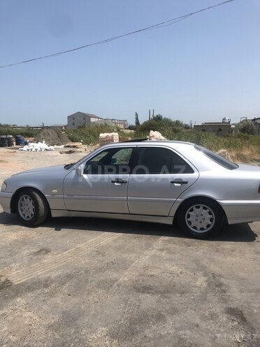 Mercedes C 220 1998, 303,030 km - 2.2 l - Bakı
