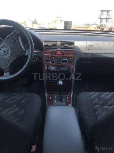 Mercedes C 220 1998, 303,030 km - 2.2 l - Bakı