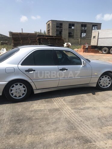 Mercedes C 220 1998, 303,030 km - 2.2 l - Bakı