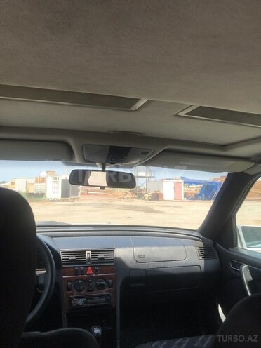 Mercedes C 220 1998, 303,030 km - 2.2 l - Bakı