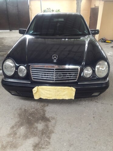 Mercedes E 240 1998, 390,000 km - 2.4 l - Xaçmaz