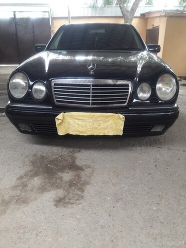 Mercedes E 240 1998, 390,000 km - 2.4 l - Xaçmaz