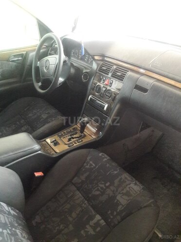 Mercedes E 240 1998, 390,000 km - 2.4 l - Xaçmaz
