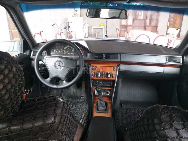 Mercedes E 280 1993, 257,365 km - 2.8 l - Şəmkir