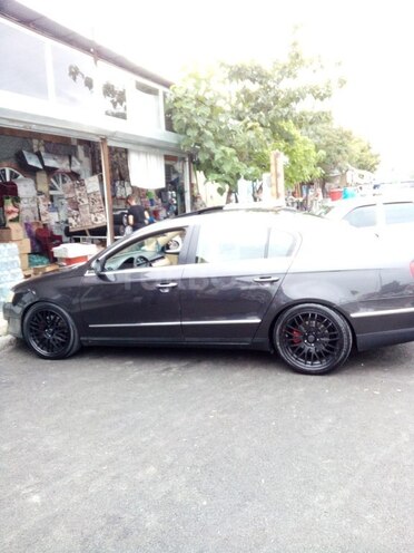 Volkswagen Passat 2006, 287,000 km - 2.0 l - Balakən
