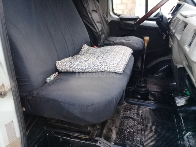 GAZ 330202-740 2000, 200,000 km - 2.4 l - Qusar
