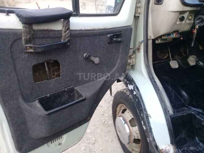 GAZ 330202-740 2000, 200,000 km - 2.4 l - Qusar