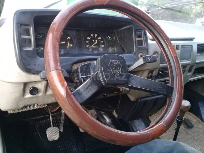 GAZ 330202-740 2000, 200,000 km - 2.4 l - Qusar