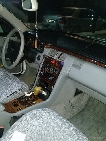 Mercedes E 220 1999, 545,000 km - 2.2 l - Bakı