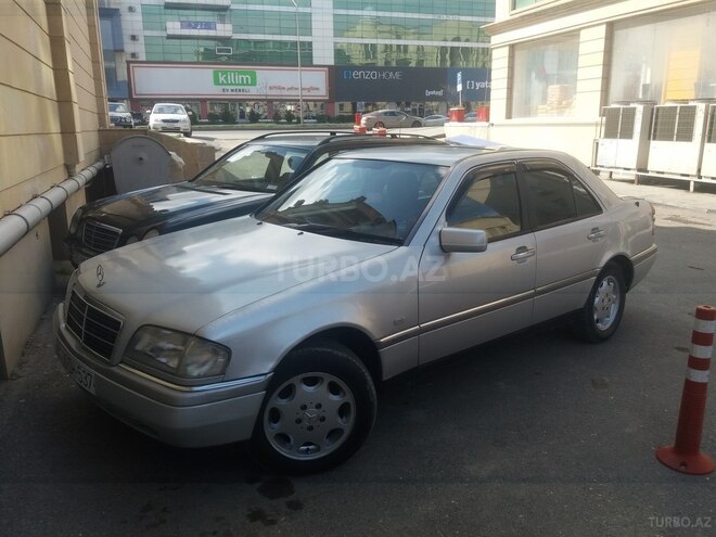 Mercedes C 220 1993, 325,623 km - 2.2 l - Balakən