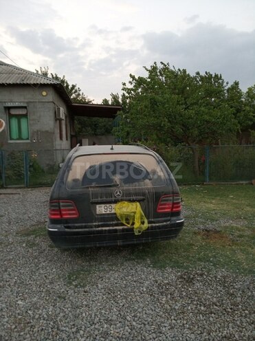 Mercedes E 240 2000, 333,333 km - 0.3 l - Bərdə
