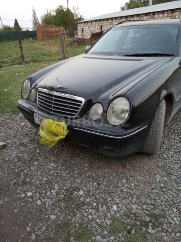 Mercedes E 240 2000, 333,333 km - 0.3 l - Bərdə