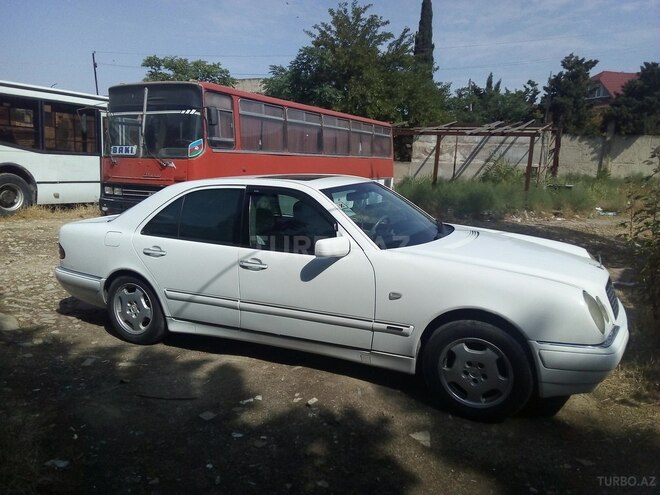 Mercedes E 220 1999, 545,000 km - 2.2 l - Bakı