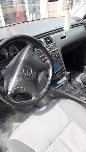 Mercedes E 280 2000, 258,500 km - 2.8 l - Bakı