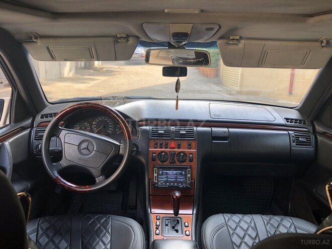 Mercedes E 240 1997, 334,024 km - 2.4 l - Bakı