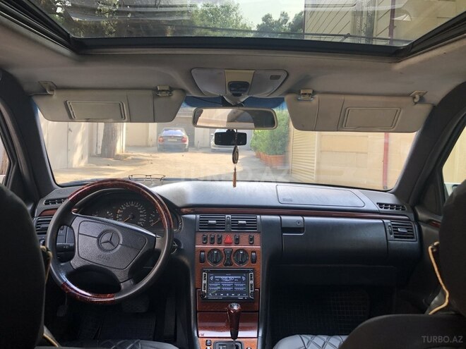 Mercedes E 240 1997, 334,024 km - 2.4 l - Bakı