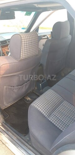 Mercedes E 220 1993, 236,000 km - 2.2 l - Sumqayıt