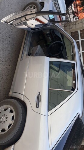 Mercedes E 250 1994, 506,000 km - 0.3 l - Sabirabad
