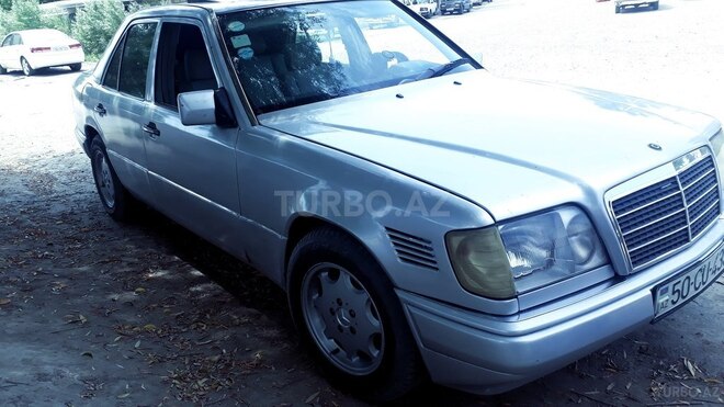 Mercedes E 250 1994, 506,000 km - 0.3 l - Sabirabad