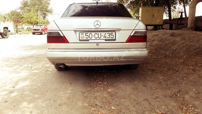 Mercedes E 250 1994, 506,000 km - 0.3 l - Sabirabad
