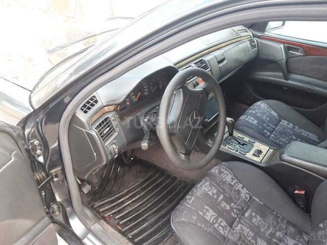 Mercedes E 230 1997, 240,000 km - 2.3 l - Bakı
