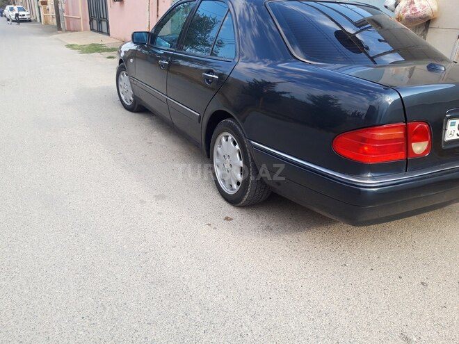 Mercedes E 230 1997, 240,000 km - 2.3 l - Bakı